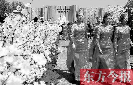 每年拜祖大典的獻花儀式都格外受矚目 每年拜祖大典的獻花儀式都格外受矚目