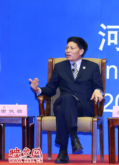 河南省省長謝伏瞻描述河南經濟發(fā)展的兩大“抓手”