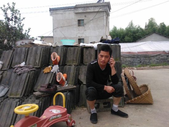 張輝忙于電話找工作，表示將自食其力。