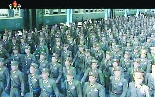 約2萬名朝鮮朝鮮人民軍基層軍官近日陸續(xù)抵達平壤，準備出席軍方大會。