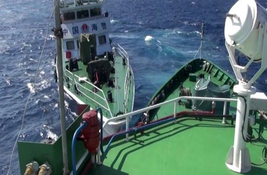 越南拍攝的中國海空力量護衛(wèi)981鉆井平臺。