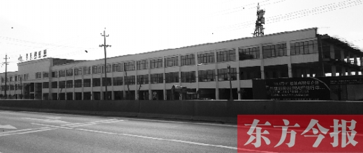 家居建材城已經(jīng)封頂，可耿莊村的安置房還未見蹤影。