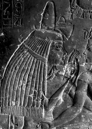 墓中壁畫顯示，馬婭把年幼的圖坦卡蒙抱在膝上。