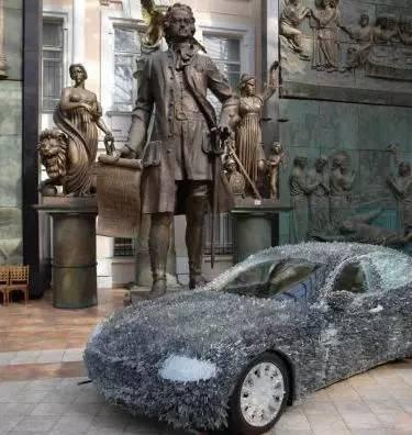 驚！車(chē)主用玻璃渣改裝瑪莎拉蒂