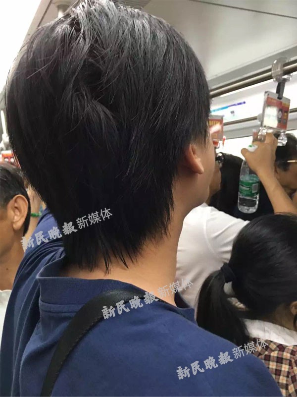 網(wǎng)曝地鐵四號(hào)線再現(xiàn)色狼 拍照者:盼當(dāng)事人不再沉默 網(wǎng)曝地鐵四號(hào)線再現(xiàn)色狼 拍照者:盼當(dāng)事人不再沉默