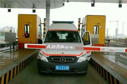 因12元停車費滯留收費站的救護(hù)車