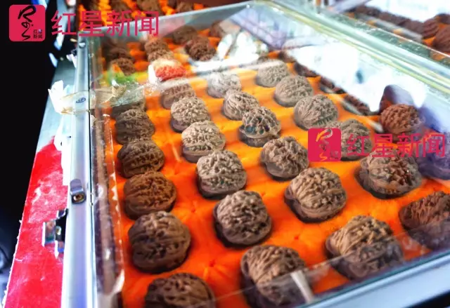 文玩核桃遇冷由幾萬一對降到5元沒人要？商戶否認