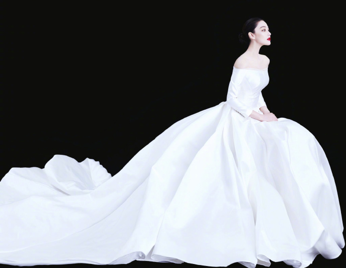 張馨予的婚紗成了淘寶爆款，知道價格后讓人大跌眼鏡！