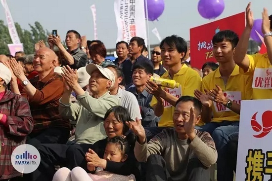 看你們的表情就知道，你們?cè)谙?，再?lái)一段！