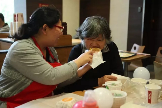 我還未長大，你卻已白了頭發(fā)，我要珍惜和媽媽在一起的每一刻