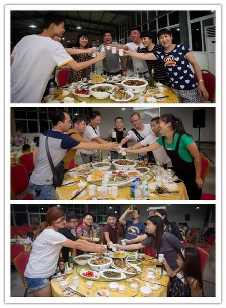 看我們的飯菜豐盛嗎？