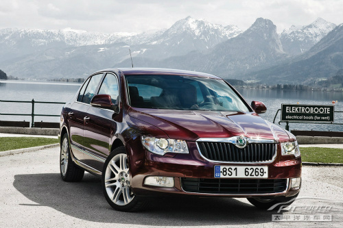 斯柯達2013款昊銳前臉細節(jié)提前曝光 斯柯達2013款昊銳前臉細節(jié)提前曝光