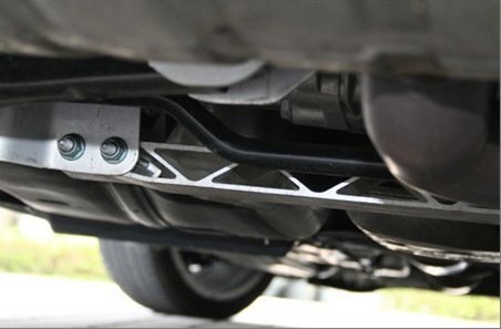 雨后汽車保養(yǎng)重要，別忘清潔汽車底盤