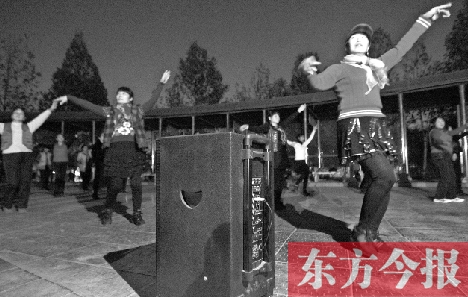 做到既讓跳舞的人有地方，又不影響他人休息，這才是化解矛盾的根本出路