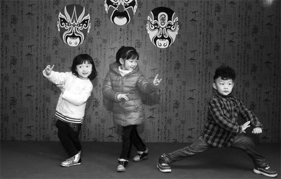 11月19日，鄭州市銘功路小學的金名劇場