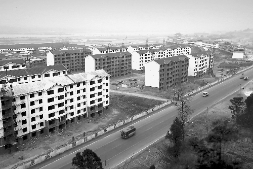 1月14日，宜陽縣正在建設的靈山新型農(nóng)村社區(qū)已現(xiàn)雛形。