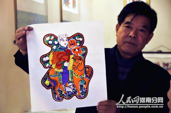 開(kāi)封鼓樓商業(yè)街開(kāi)街 朱仙鎮(zhèn)年畫亮相鼓樓