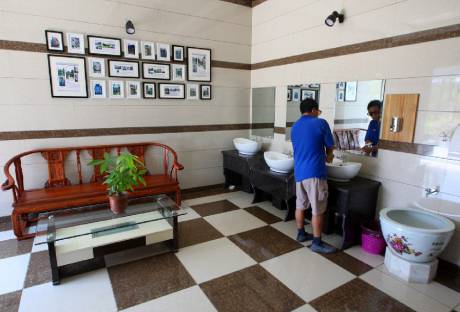 杭州一“四星級”公廁亮相 杭州一“四星級”公廁亮相