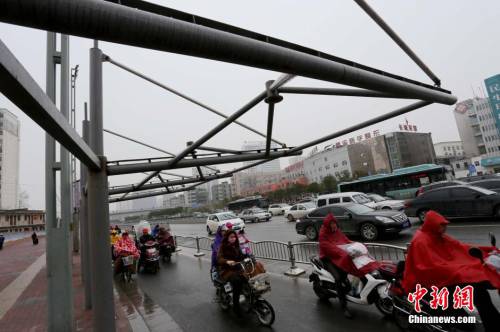 鄭州街頭遮陽(yáng)棚