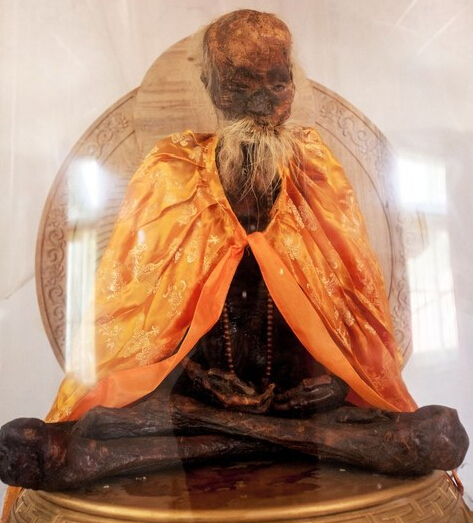 河南102歲高僧圓寂17年肉身不腐 河南102歲高僧圓寂17年肉身不腐