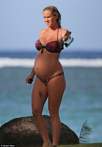 獨(dú)臂沖浪高手當(dāng)媽媽 獨(dú)臂沖浪高手當(dāng)媽媽