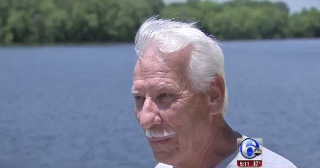 美男子湖中釣到食人魚 偏愛吃男性睪丸 美男子湖中釣到食人魚 偏愛吃男性睪丸