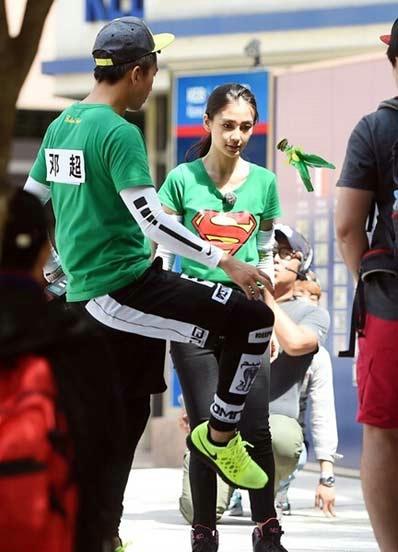 “跑男”真的很拼！baby朋友圈曬后背紅腫照