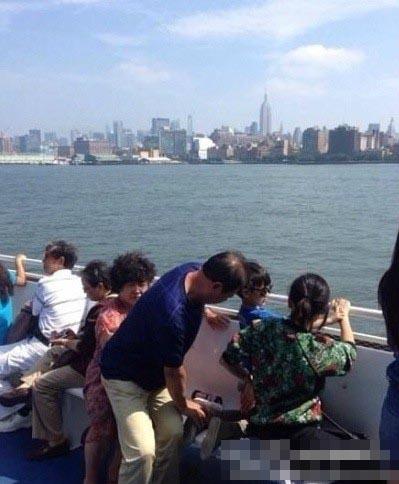 曝潘粵明董潔已復(fù)合搬回昔日愛巢共度中秋 曝潘粵明董潔已復(fù)合搬回昔日愛巢共度中秋