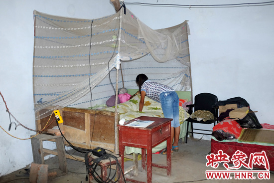 王書佳的環(huán)境及其簡陋。