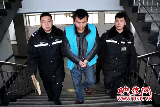 警方已經(jīng)將肇事嫌疑人控制。