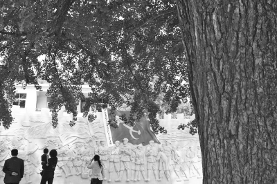 信陽(yáng)市羅山縣何家沖村，當(dāng)年紅二十五軍從這里出發(fā)。記者李文波攝影