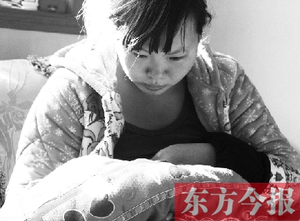 重新找回兒子蛋蛋，年輕的媽媽再也不忍離開