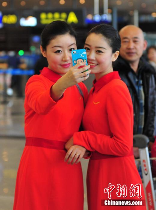 1月23日，機場工作人員在跳“快閃”舞蹈。