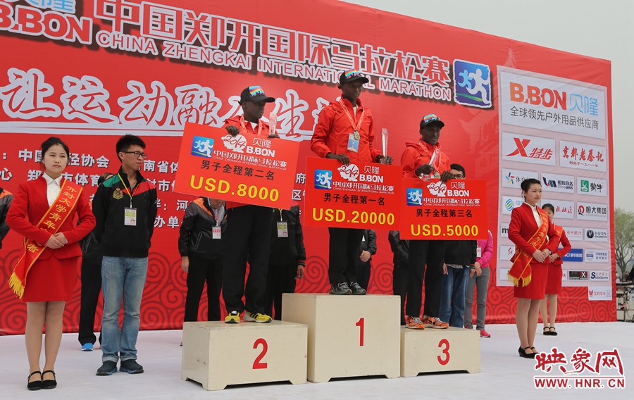 男子全程前三名選手。