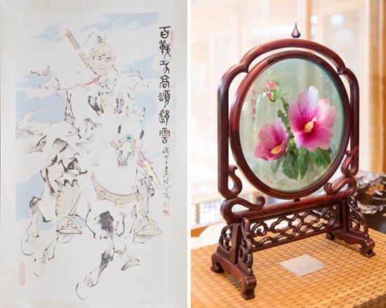 　當(dāng)?shù)貢r(shí)間2014年7月4日，中國(guó)國(guó)家主席習(xí)近平向韓國(guó)總統(tǒng)樸槿惠贈(zèng)送的趙云畫像（左）和木槿花玻璃工藝