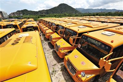 8月28日，浙江溫嶺，擱置農(nóng)村近1年的校車。