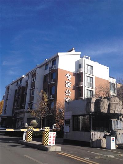 馬超群母親張桂英的一處房產(chǎn)，位于秦皇島開發(fā)區(qū)專家公寓內(nèi)，該房產(chǎn)為馬家巨款、黃金藏匿處。