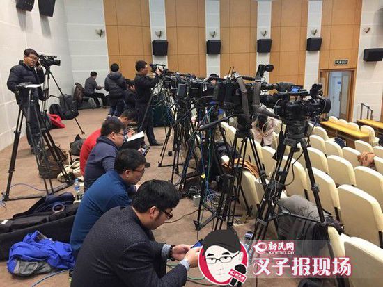 圖說：大量媒體聚焦在發(fā)布會(huì)現(xiàn)場(chǎng)。新民晚報(bào)新民網(wǎng)