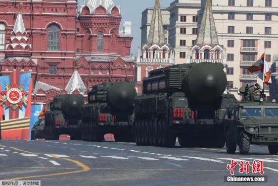 資料圖：2014年5月9日，俄羅斯舉行紀(jì)念衛(wèi)國(guó)戰(zhàn)爭(zhēng)勝利69周年的閱兵式，俄羅斯總統(tǒng)普京出席。