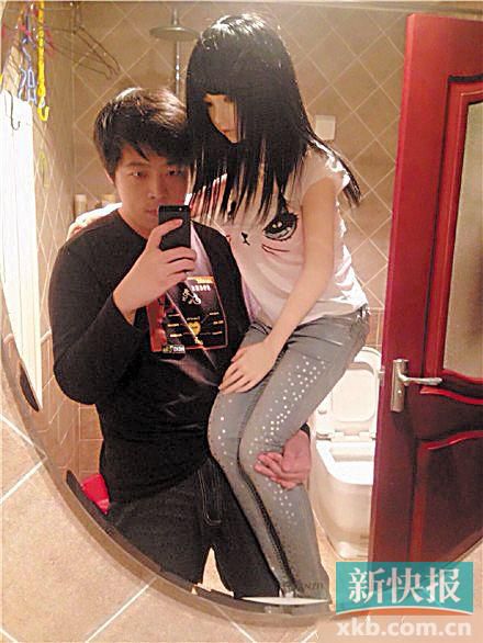 宋渤平常就是這樣抱著重20公斤的小蝶出門(mén)。 微博圖