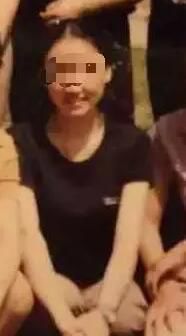 吳老師教音樂，已在該校工作十幾年。