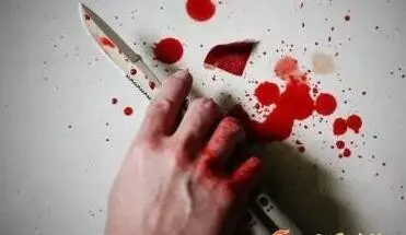 男子用被子捂死妻子 在其胸部、腹部寫下我愛你