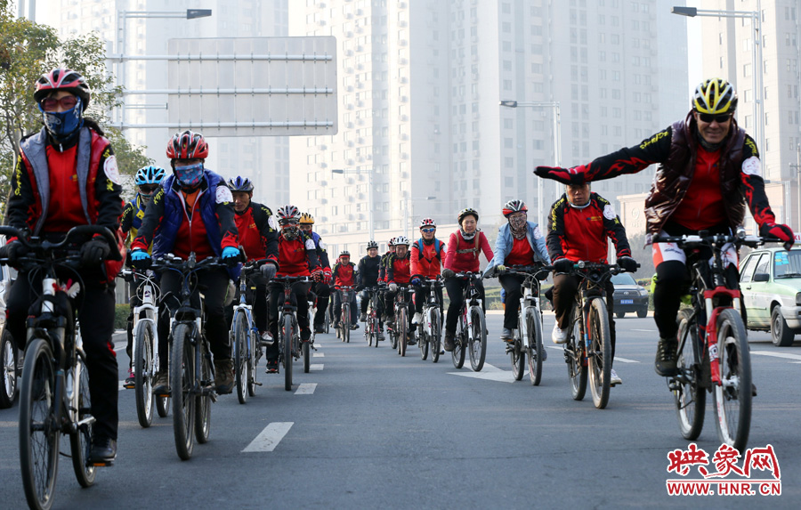 獻(xiàn)愛心、騎行天下，映象網(wǎng)騎行車友樂翻天