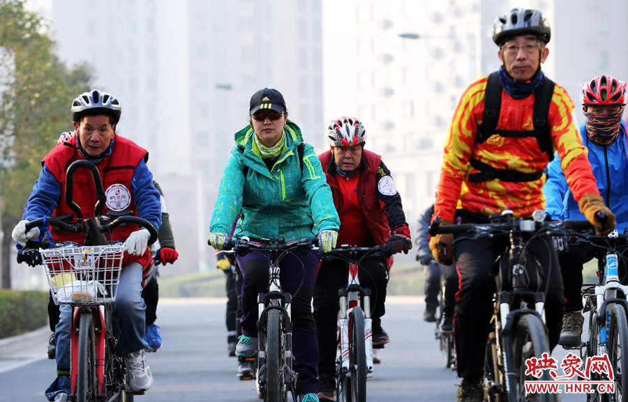 獻(xiàn)愛心、騎行天下，映象網(wǎng)騎行車友樂翻天