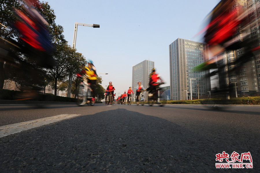 獻(xiàn)愛心、騎行天下，映象網(wǎng)騎行車友樂翻天