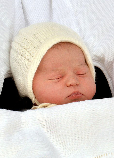 英國凱特王妃生產(chǎn)10小時(shí)后出院 小公主正臉曝光 英國凱特王妃生產(chǎn)10小時(shí)后出院 小公主正臉曝光