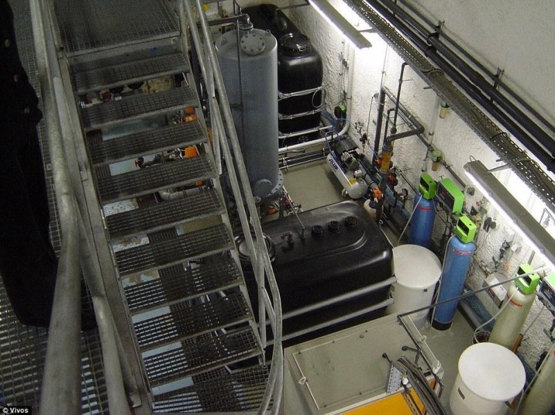 圖為堡壘內(nèi)的儲(chǔ)水和發(fā)電系統(tǒng)，同時(shí)還配備溫度調(diào)節(jié)與通風(fēng)設(shè)備。