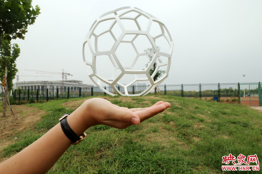 托”足球“。