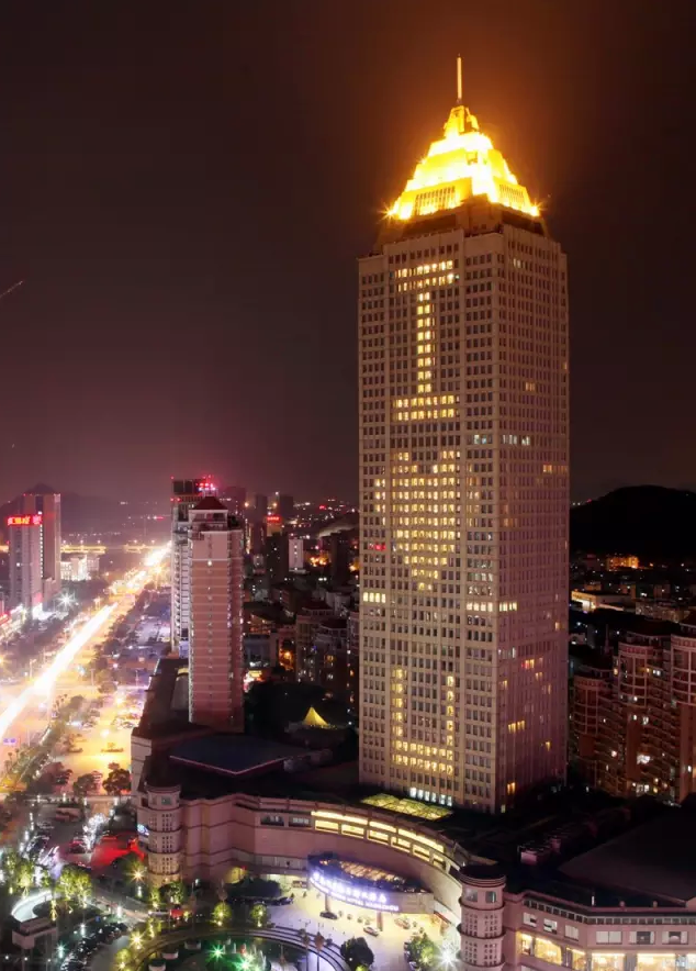 情人節(jié)最溫暖告白！84歲老人包下整樓示愛老伴