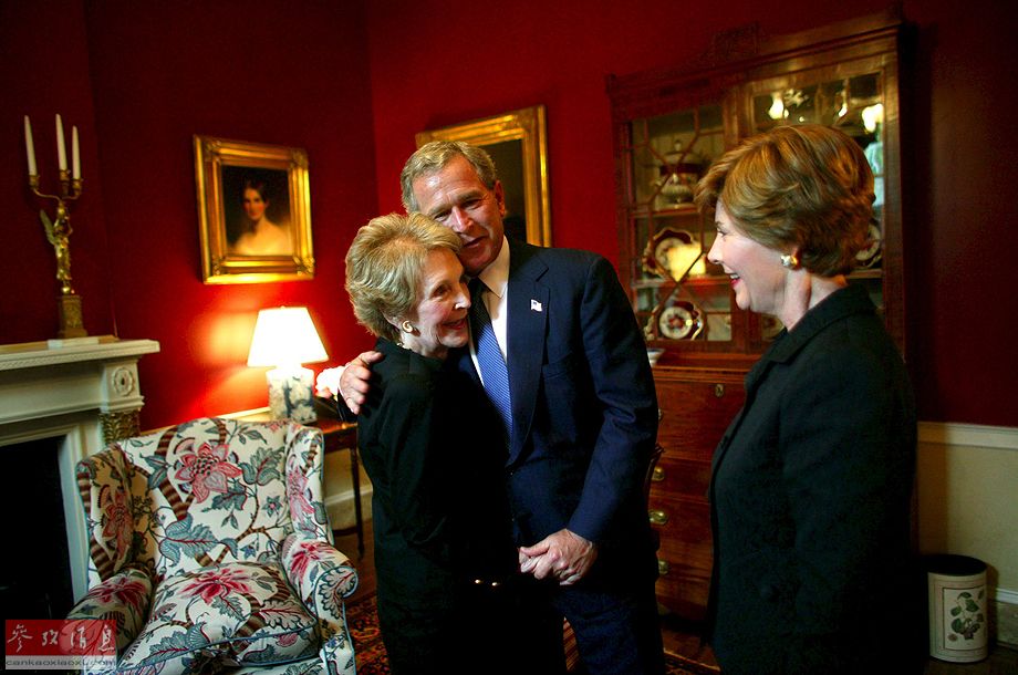 各國領(lǐng)導(dǎo)人退休后都干啥？小布什刷盤布朗教書